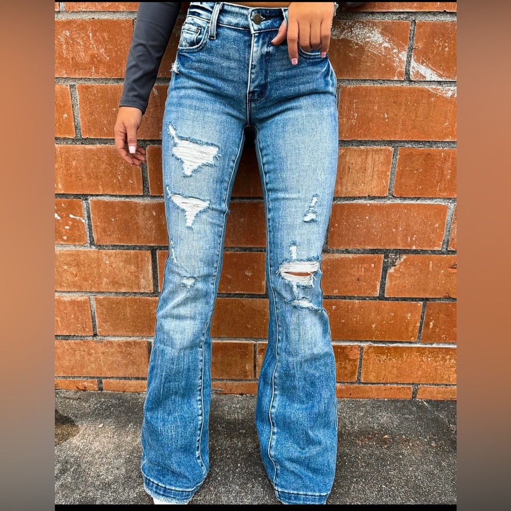 NWT PETRA 153 Distressed Light Wash Mid-Rise Stretch Flare Jeans